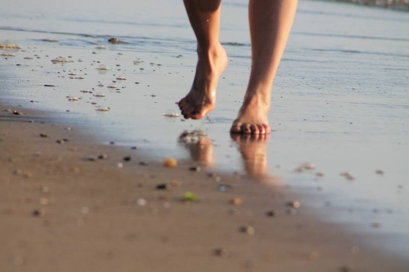 voeten strand zee callantsoog