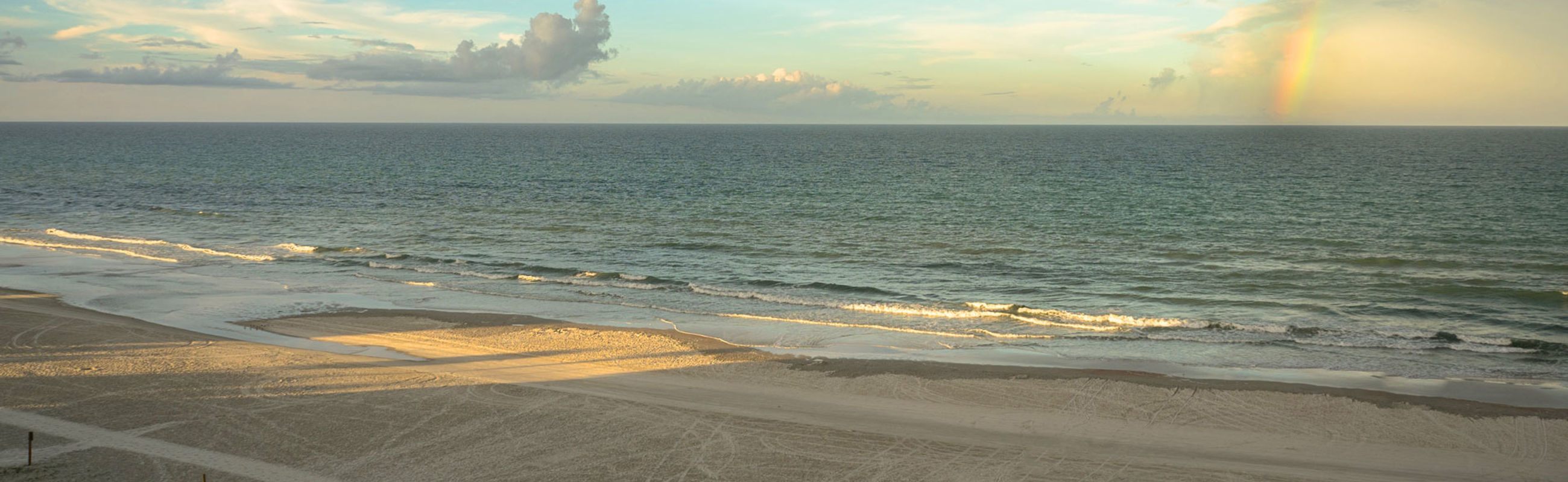 Zonsondergang strand Nederland